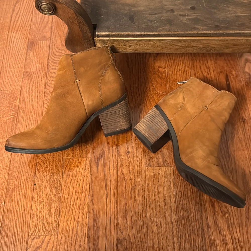 Steve Madden Pawel Heel Bootie